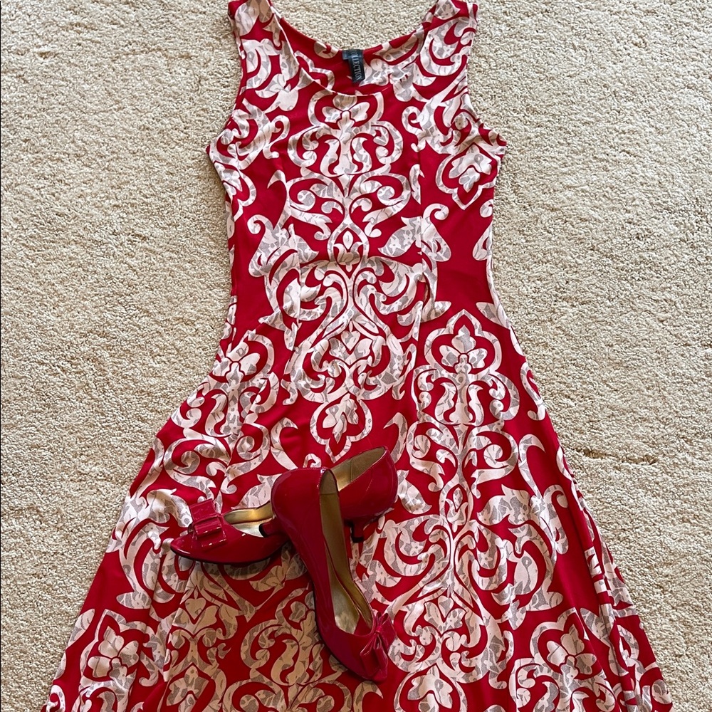 Chic Asymmetrical Red and White Dress - Picture 11 of 11